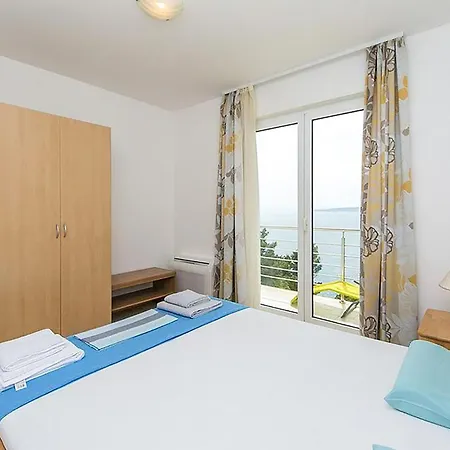 Beautiful Apartment In Brela With Wifi