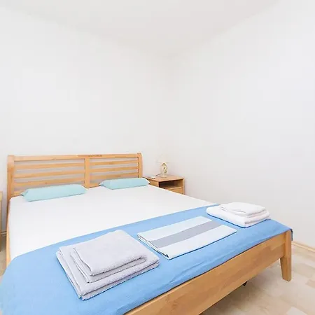 Apartment Beautiful Apartment In Brela With Wifi Brela